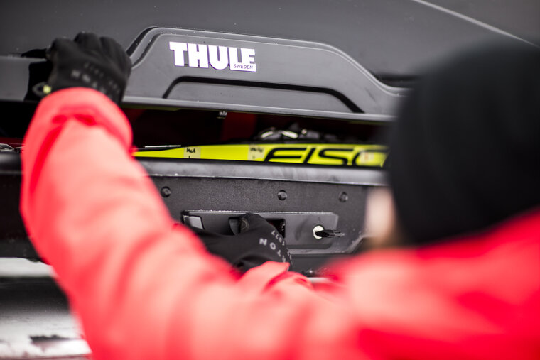 Thule Motion XT L opening